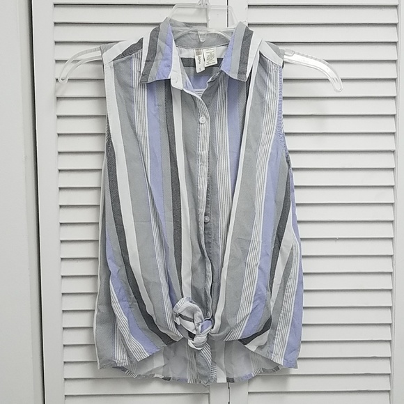 Japna Tops - Sleeveless button down shirt